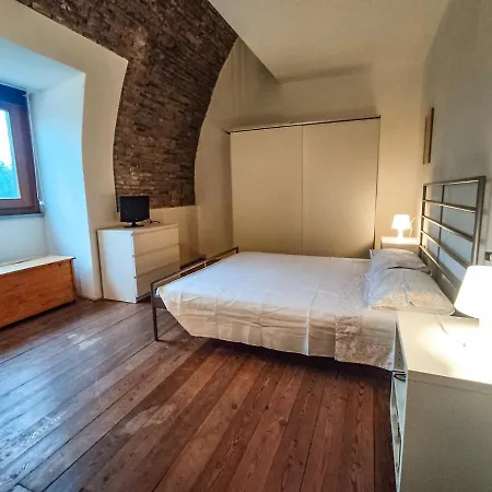 Casa Pontecchio * 阿祖罗港